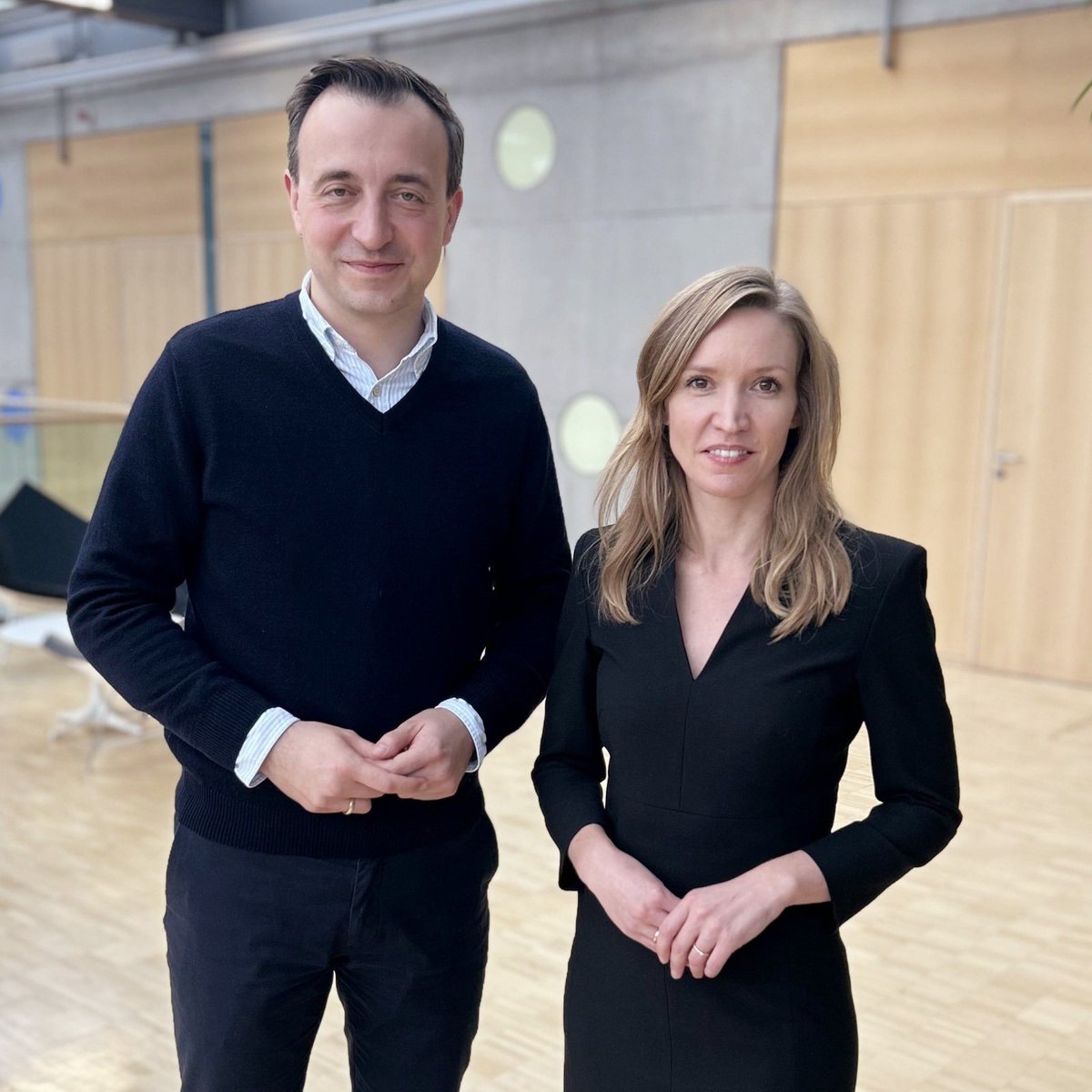 Ottilie_Klein's tweet photo. Netter Kaffeeaustausch diese Woche mit @PaulZiemiak. Dabei haben wir zusammen einen Plan ausgeheckt. 😉 Soviel können wir schonmal verraten: Ihr werdet uns hier bald öfter gemeinsam sehen. Stay tuned! 🔜📱 https://t.co/ayLRRZwZwV