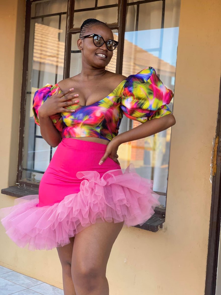 Sibongi98873883's tweet image. @Count_Pushkin 
#LiveWithColour