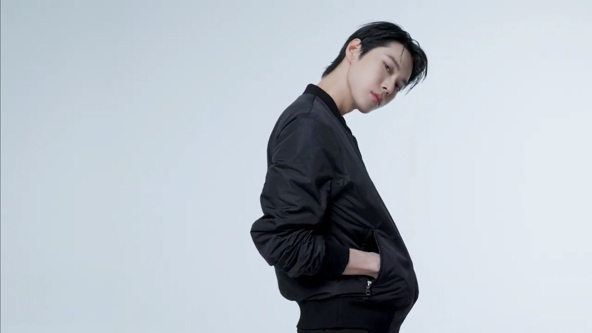 DOYOUNG tweet media