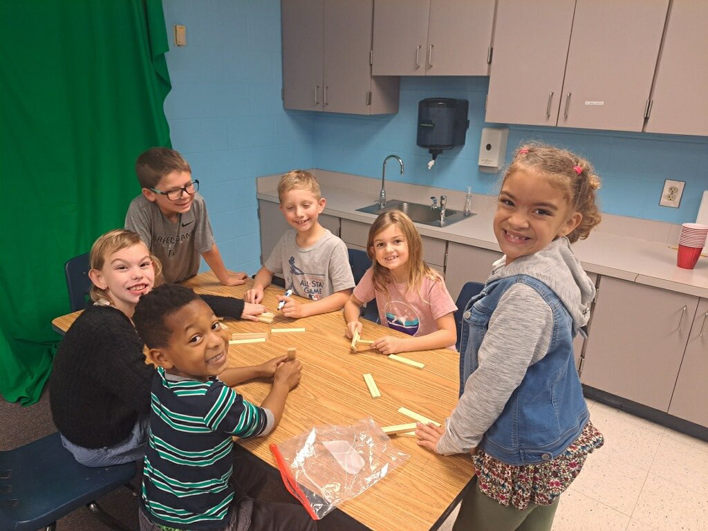 Second grade loved going to the Fab Lab!!! Way to challenge our minds!!! #secondgraderocks#soaron