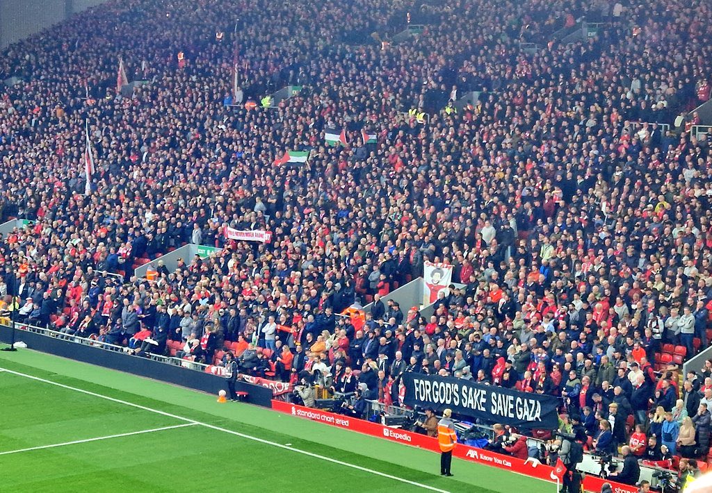 centregoals's tweet photo. Liverpool fans show their support to Palestine. https://t.co/yjBflqqjFu