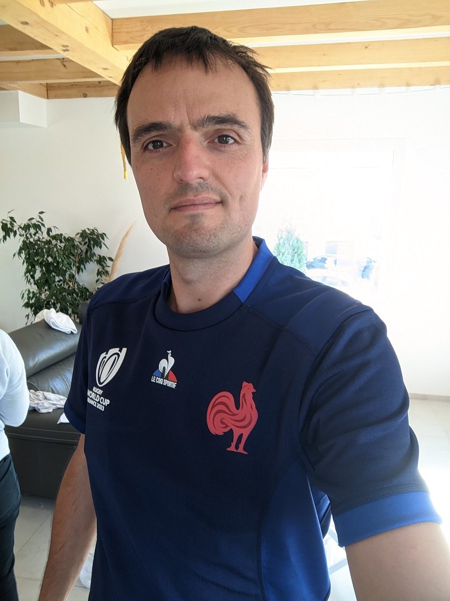 JTracs44's tweet photo. Merci @LInternauteInfo @12FlorianG Il est au top ce maillot. Dommage qu'on soit éliminé. Ce n'est que partie remise. ALLEZ LES BLEUS https://t.co/sPtv2EVADw