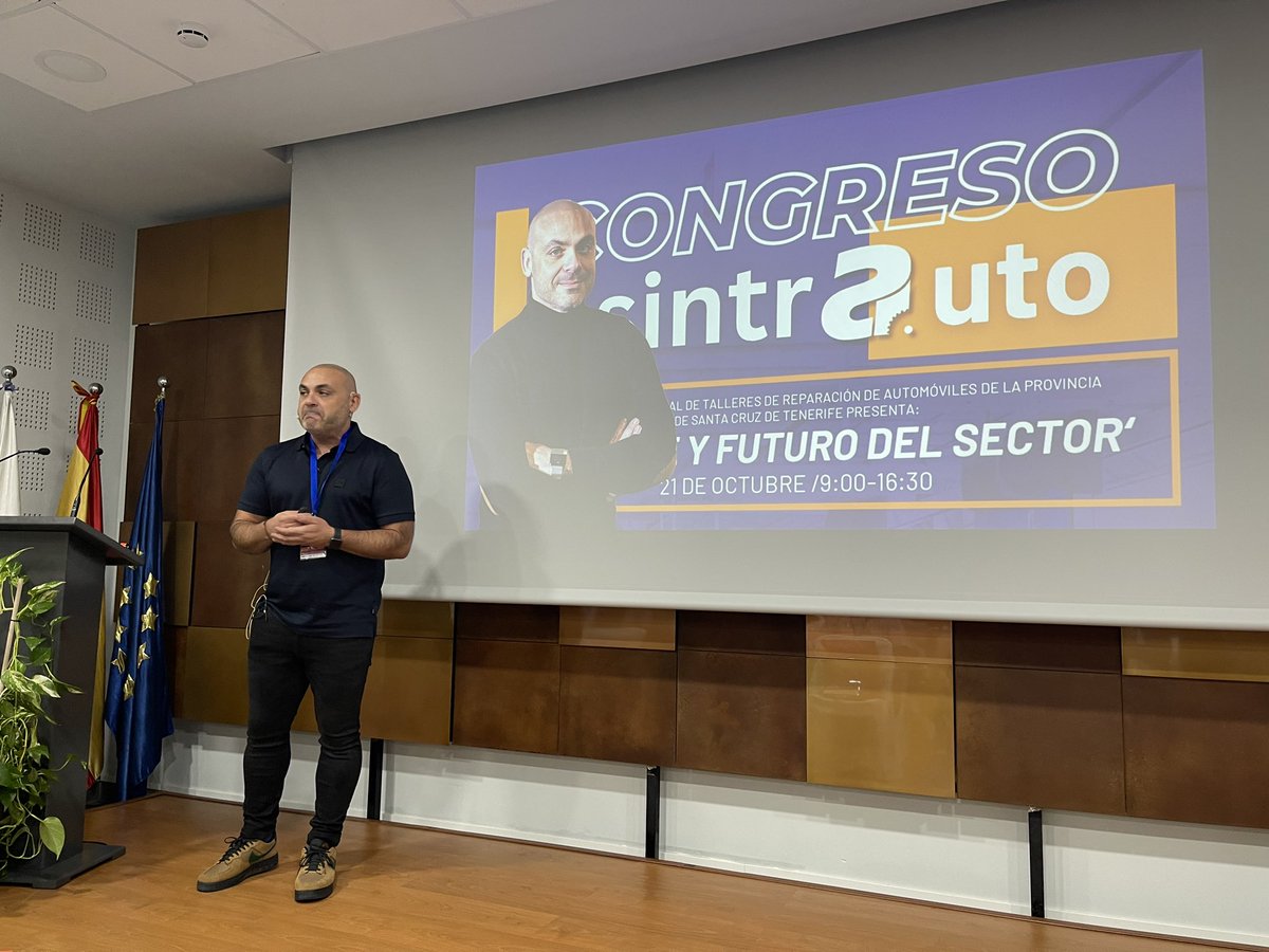 FEMEPA_LP's tweet photo. Jose Francisco Calero, nos presenta una interesante ponencia sobre “Presente y Futuro del Sector de la Comunicación” hoy en el congreso #Asintrauto en @Femete por el 45° aniversario de @ASINTRATENERIFE 🧶👇 https://t.co/hbSQNEQkR6