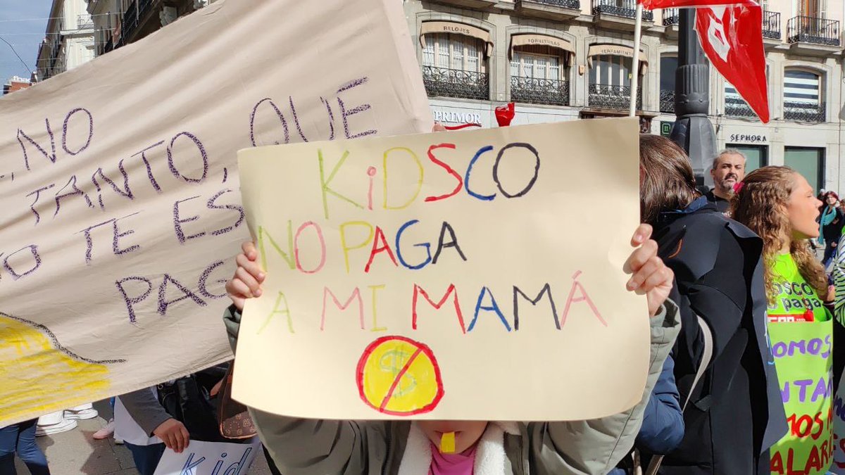CCOOEducaMa's tweet photo. #EstáPasando📹
Concentración Escuelas Infantiles Kidsco👥
📣Contra los retrasos e impagos del salario

📲Comparte, reenvía  
⭕️⭕️PaseLoquePase   
#CCOOContigo  
#CCOOActúa 
👇 https://t.co/999gZxgYLk