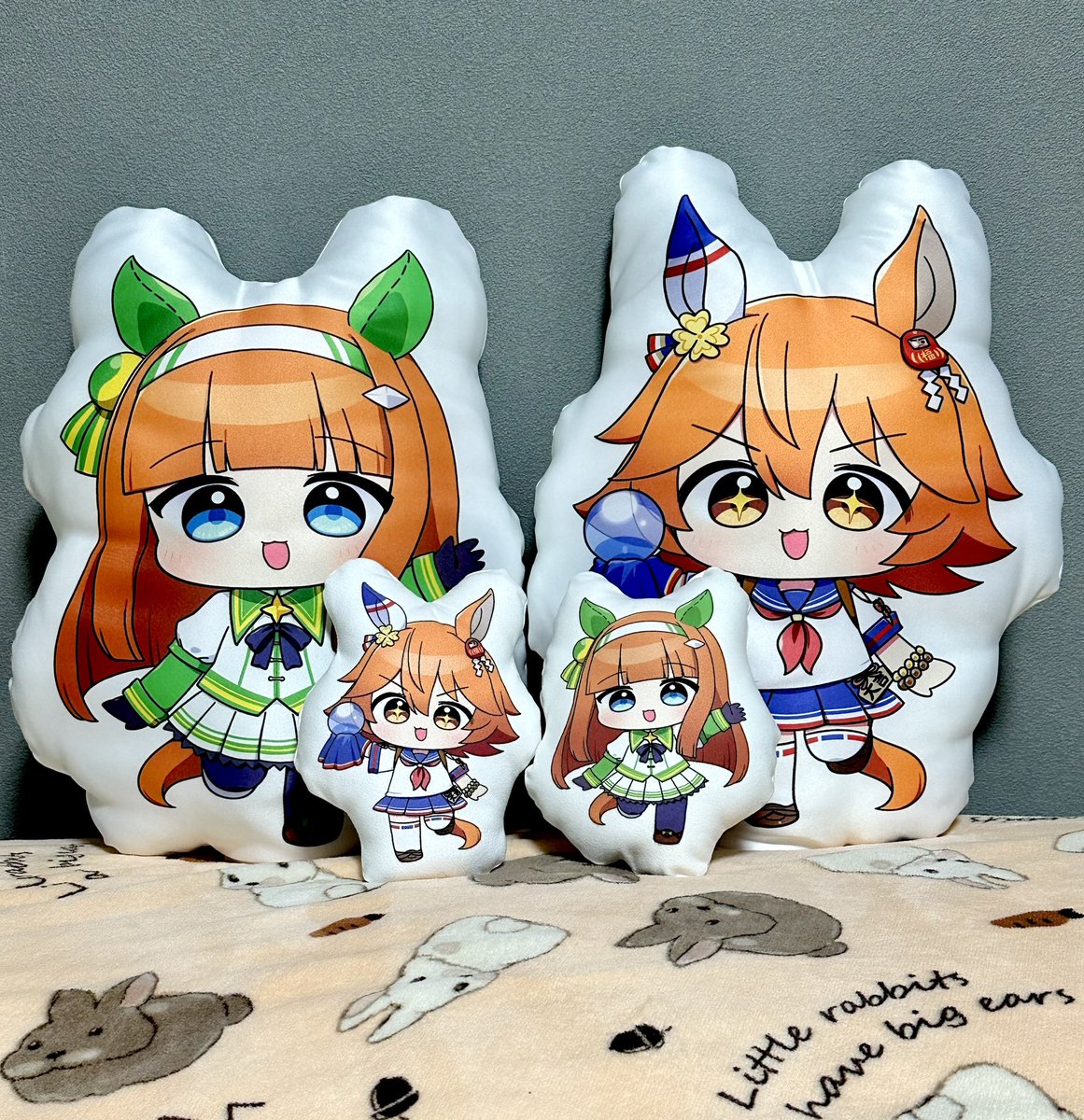 各頒布物の写真はこちら! 色紙はおひとり様一点でお願いいたしますー!