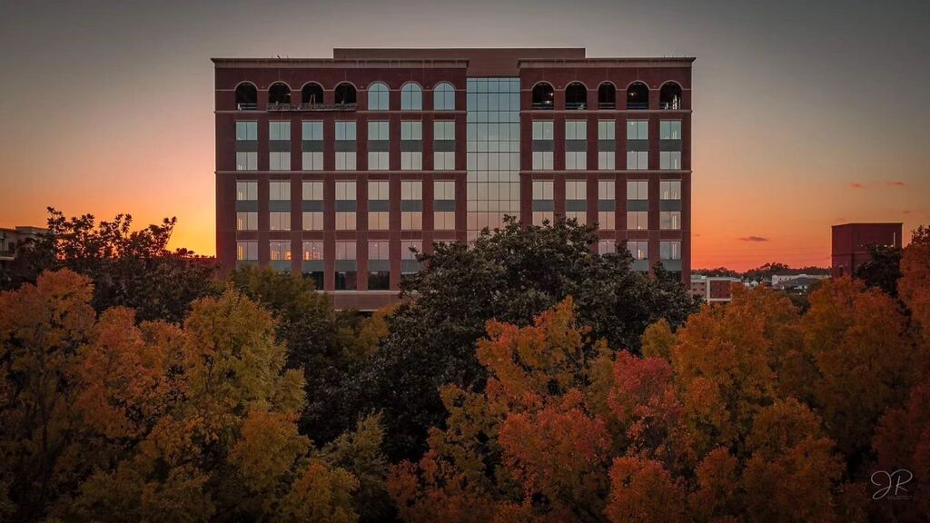 New Riverfront Place building at sunset with trees changing color in front. 🍂
-
#riverfrontplace #wcbradleyrealestate #columbusga #columbusgeorgia #colga #phenixcityal #phenixcityal #phenixcityalabama #leecounty #columbusphotographer #columbusphotogr… instagr.am/p/CyqNW6nukkk/