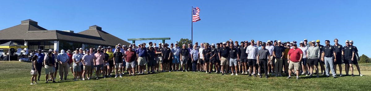 coachbriangreen's tweet image. Thank you @GoShockers @GoShockersBSB supporters for the sold out AWESOME turnout at Tallgrass for alumni golf event. Now onto our events today!