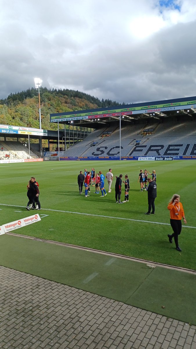 Wahnsinn,  Auswärtssieg
<a href="/clubfrauen/">1. FC Nürnberg Frauen</a> <a href="/flo_zenger/">Florian Zenger</a>