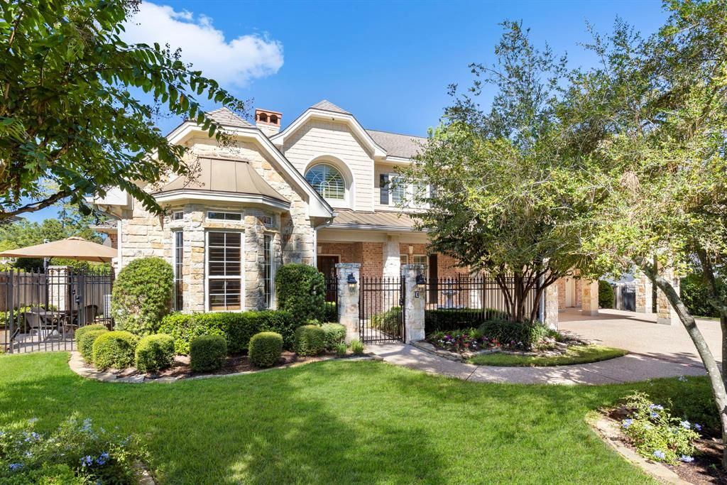 OPEN HOUSE! This Saturday 11pm - 2pm &amp; Sunday 12pm - 4pm 

buff.ly/3S4HUyF