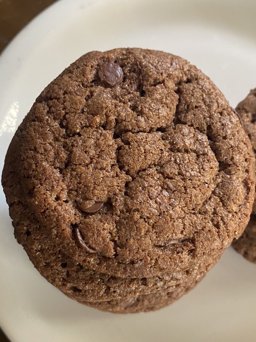 __djuu's tweet photo. Hi, my name’s Lynette. I’m a self-taught home baker on a mission to spread chocolatey goodness, one homemade treat at a time! 
I bake chocolate chip cookies and moist chocolate cakes.
Kindly retweet when you see this. My customer’s definitely on your TL. Thank you! https://t.co/DpgbpjkIkg