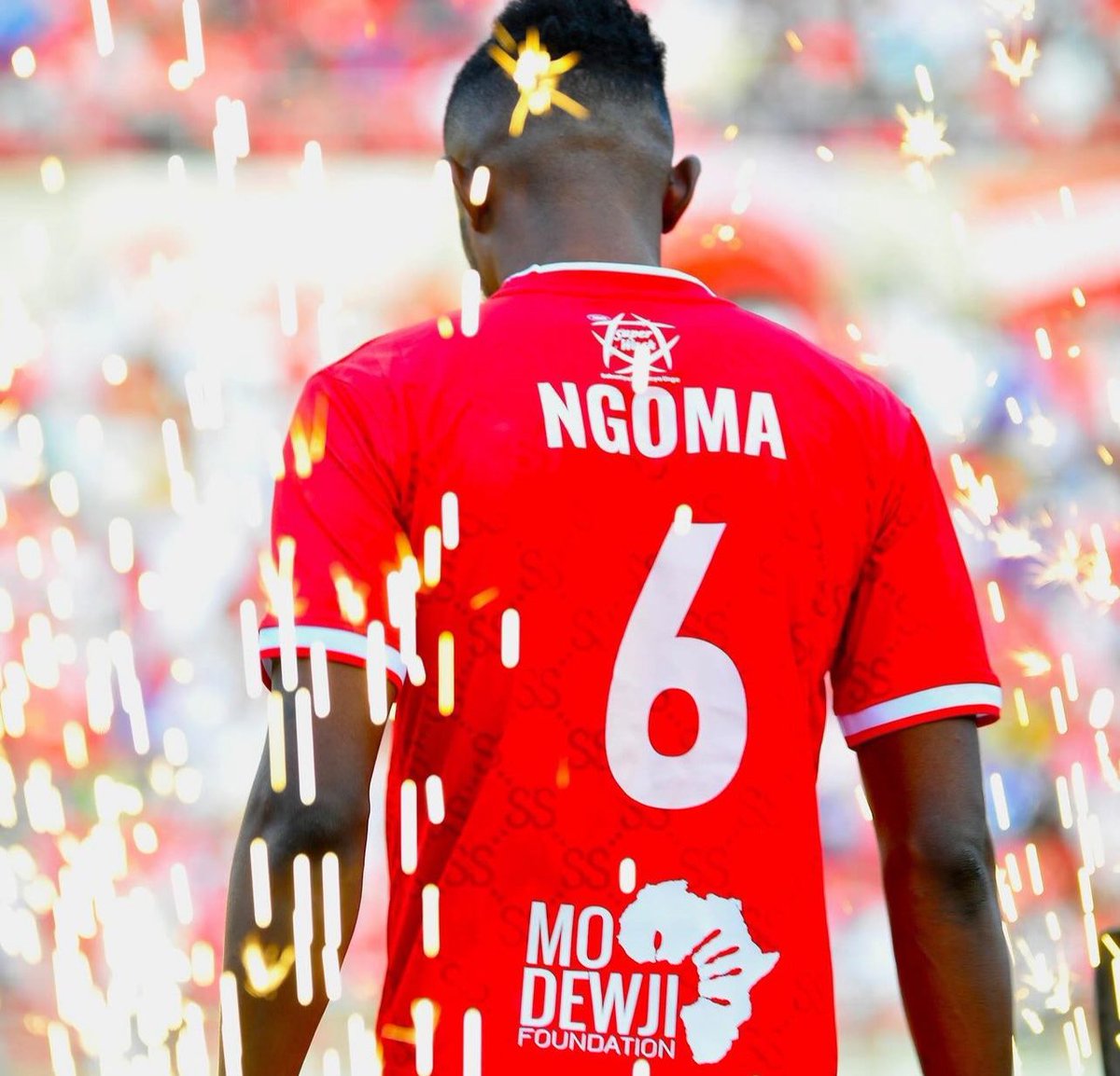 ngomafabrice6's tweet photo. Thank you all @SimbaSCTanzania fans for your support yesterday.
It's mean a lot 🙏🏾
#NguvuMoja #libanga 🦁🔴🇨🇩🇹🇿 https://t.co/Wi4bv37Ndb