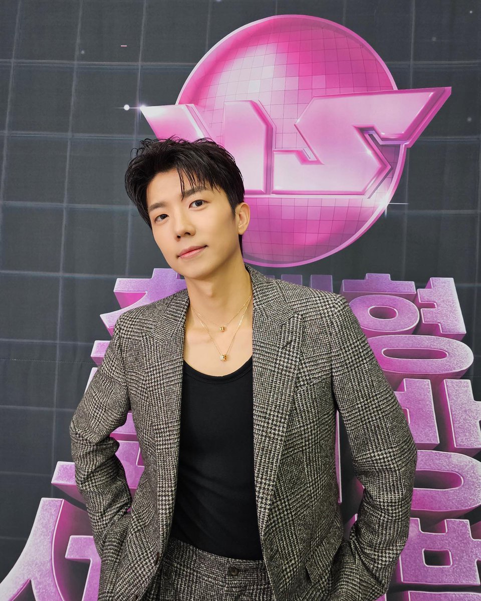 우커 tweet media