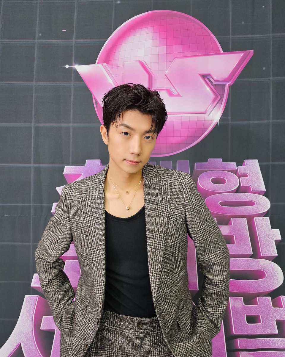 우커 tweet media