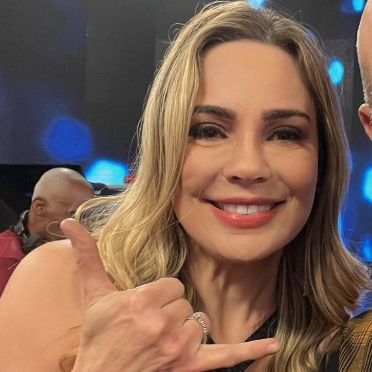 matheuscaseca's tweet photo. Simioni assediou o Shay, agrediu o Radamés e segue firme no jogo. Rachel foi expulsa por muito menos, foi expulsa por se defender. Carelli não pensou duas vezes na vez da Rachel e agora na Simioni ele fingiu que nem viu. Canalha!

SIMIONI EXPULSA #AFazenda https://t.co/NFSpggKvj5