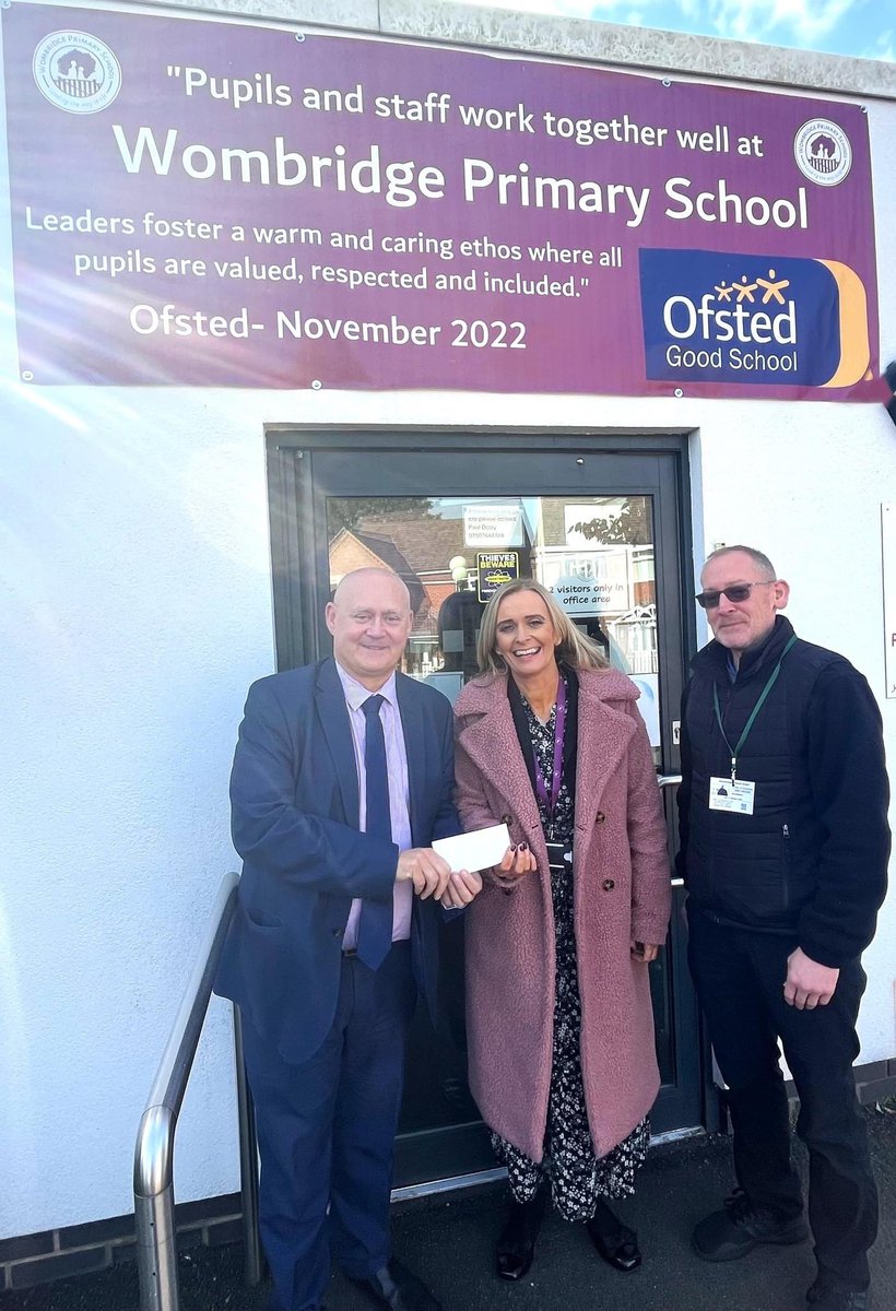 roundtable9104's tweet photo. Charity Steward Steve Pritchard-Jones was pleased to present a cheque for £200 on behalf of The Shropshire Round Table Lodge to Wombridge Primary School in Telford. The donation will be used to buy reading books for the pupils.
 @ShropshireMason @wombridgeschool @UGLE_GrandLodge https://t.co/HVHfT9ClDX