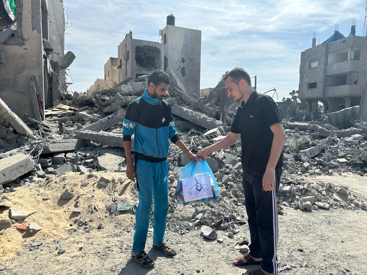 Selam_Evi's tweet photo. Alhamdulillah, 

#SelamEvi continues to reach out to the victims of #Gaza; delivering the emergency relief on a daily basis. https://t.co/2J2F6d36FV