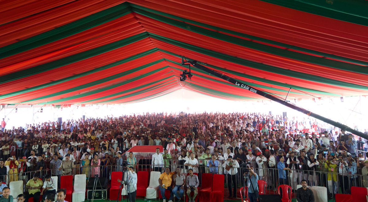 समाजवादी पार्टी के राष्ट्रीय अध्यक्ष एवं पूर्व मुख्यमंत्री श्री अखिलेश यादव ने कहा है कि भाजपा सरकार में महंगाई, बेरोजगारी, अन्याय और अत्याचार चरम पर है। उत्तर प्रदेश में समाजवादी पार्टी ही भाजपा का मुकाबला कर सकती है। इसीलिए भाजपा सरकार सबसे ज्यादा अन्याय और अत्याचार समाजवादी