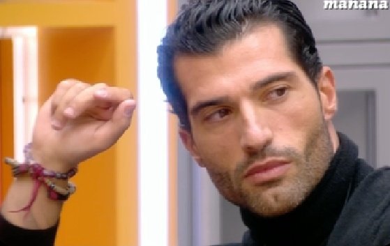negrocotilla's tweet image. La gente se queja de que Albert no está conectado en redes. Cuando le están tirado kilos de hate a sus cuentas. 
#GHVIP200 #GHVIP19O #GHVIP21O