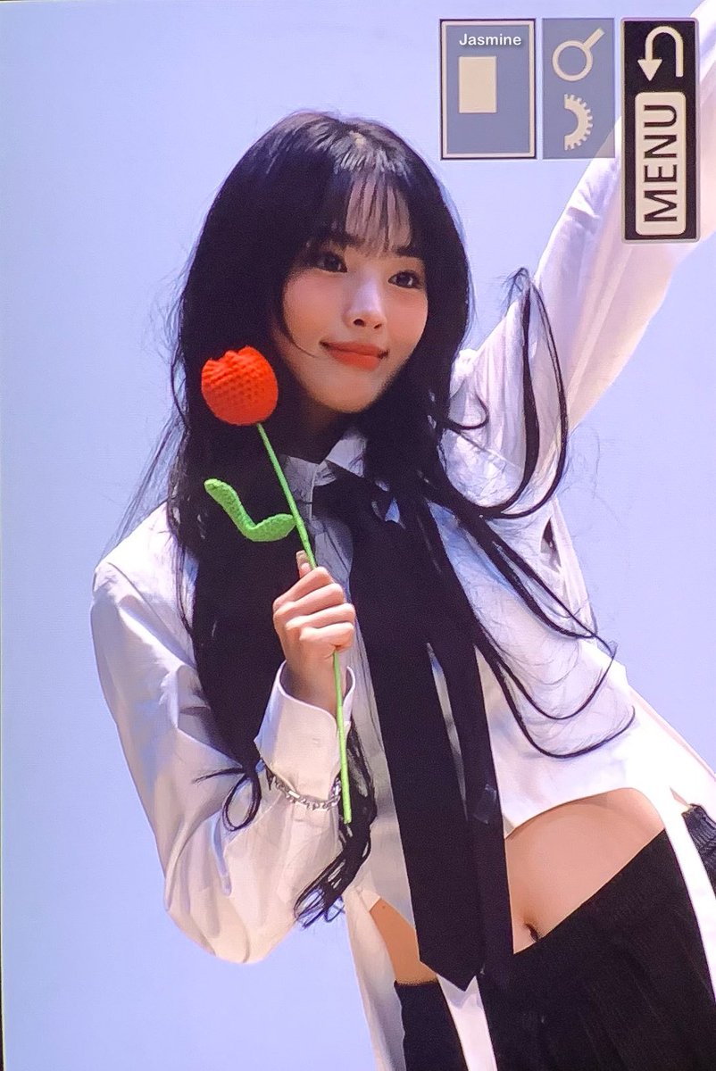 jinigallery's tweet photo. JINI VISUALS IS INSANE 

©️: JasmINe_04I6

#JINI #지니 #최윤진 https://t.co/Cjfivc8iQM