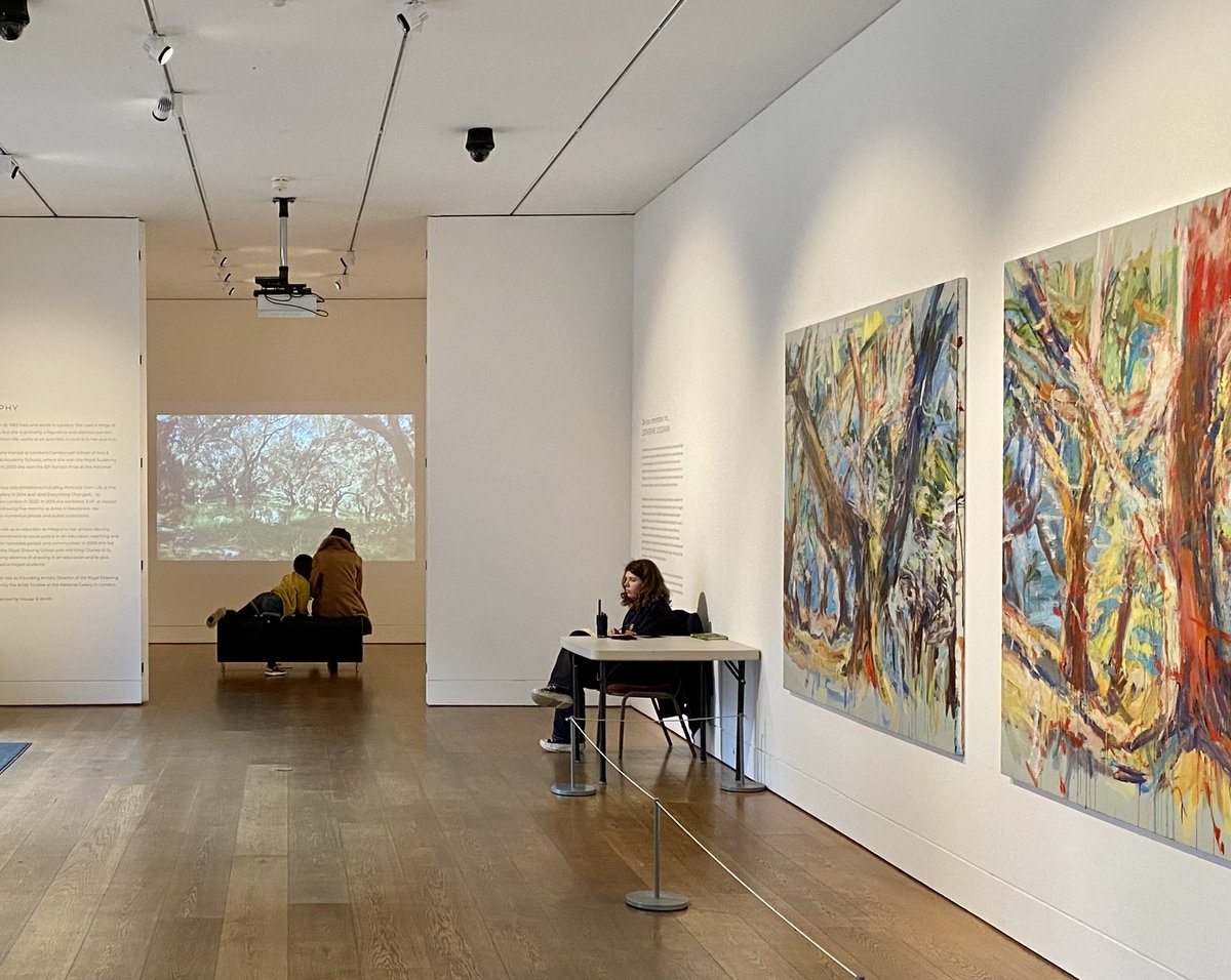 PippaShirley1's tweet image. Waiting for a group visiting our current exhibition Catherine Goodman: Do you remember me? So enjoying spending time with her absorbing paintings @WaddesdonManor #olivegrove