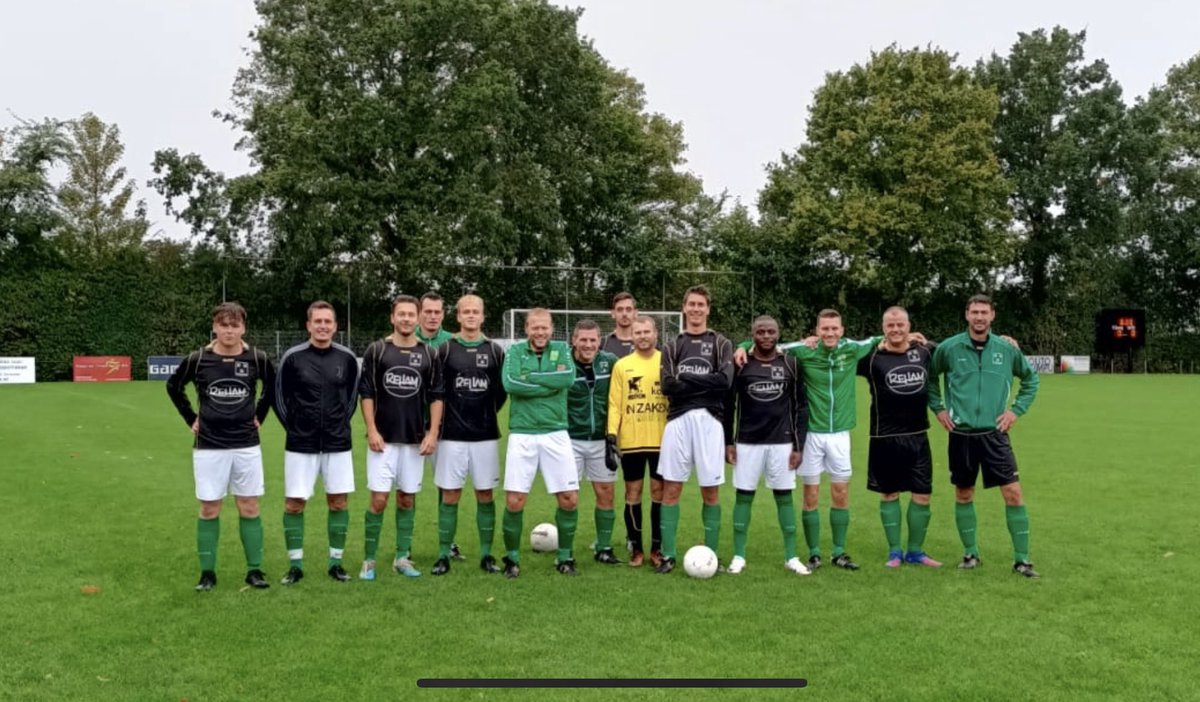 vedettesVVZ3's tweet photo. Op een regenachtig sportpark gaan deze vedettes het doen vandaag! Tegenstander @LuctorHzand 5 https://t.co/Lqj8ugCxJw