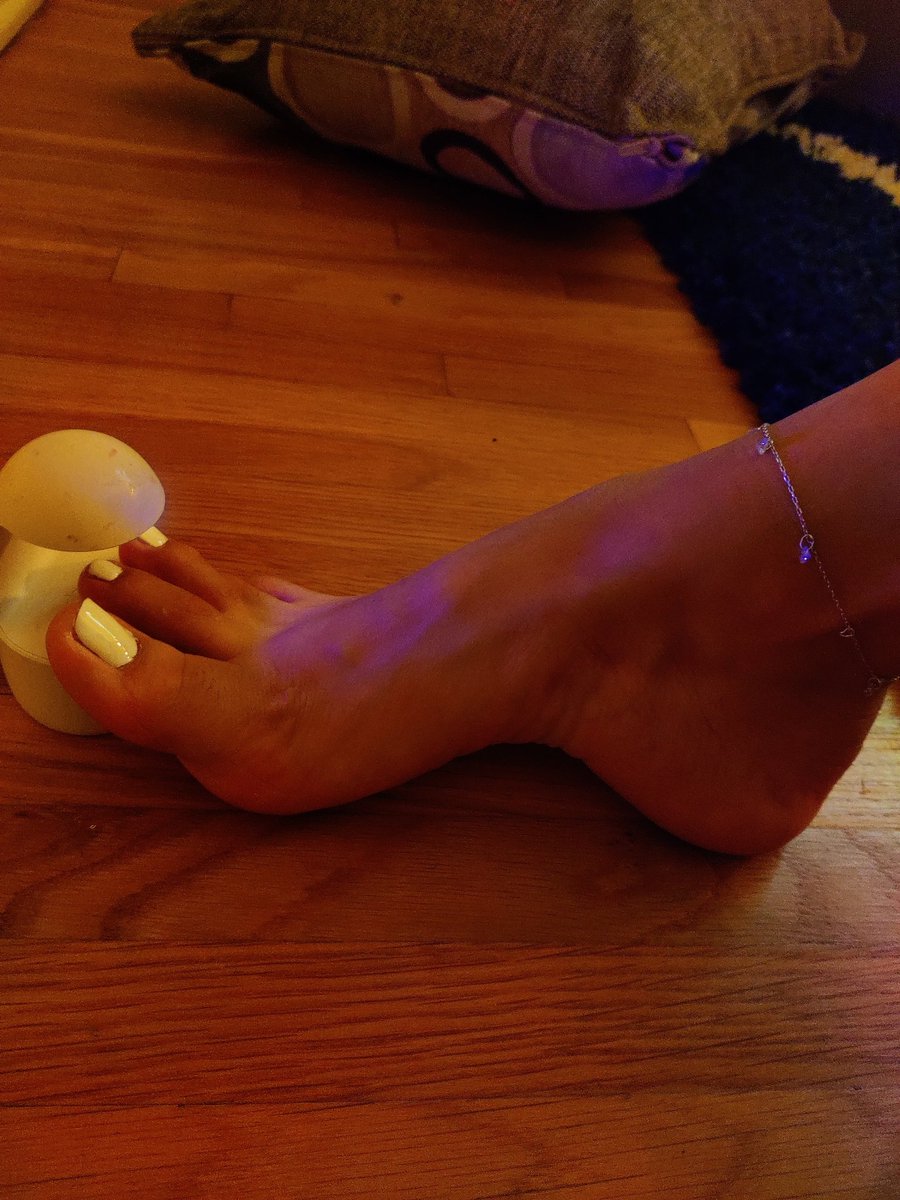 Mayka99yy's tweet photo. who wants to pay me to get a new pedicure?
https://t.co/IBHVqN87WZ
😋👣
#Polish #feetpolish #feetyoung #feetcontent #feetworshi̇p #onlyfans #feetcare #feetpicsforsales https://t.co/WKvSS10mBI
