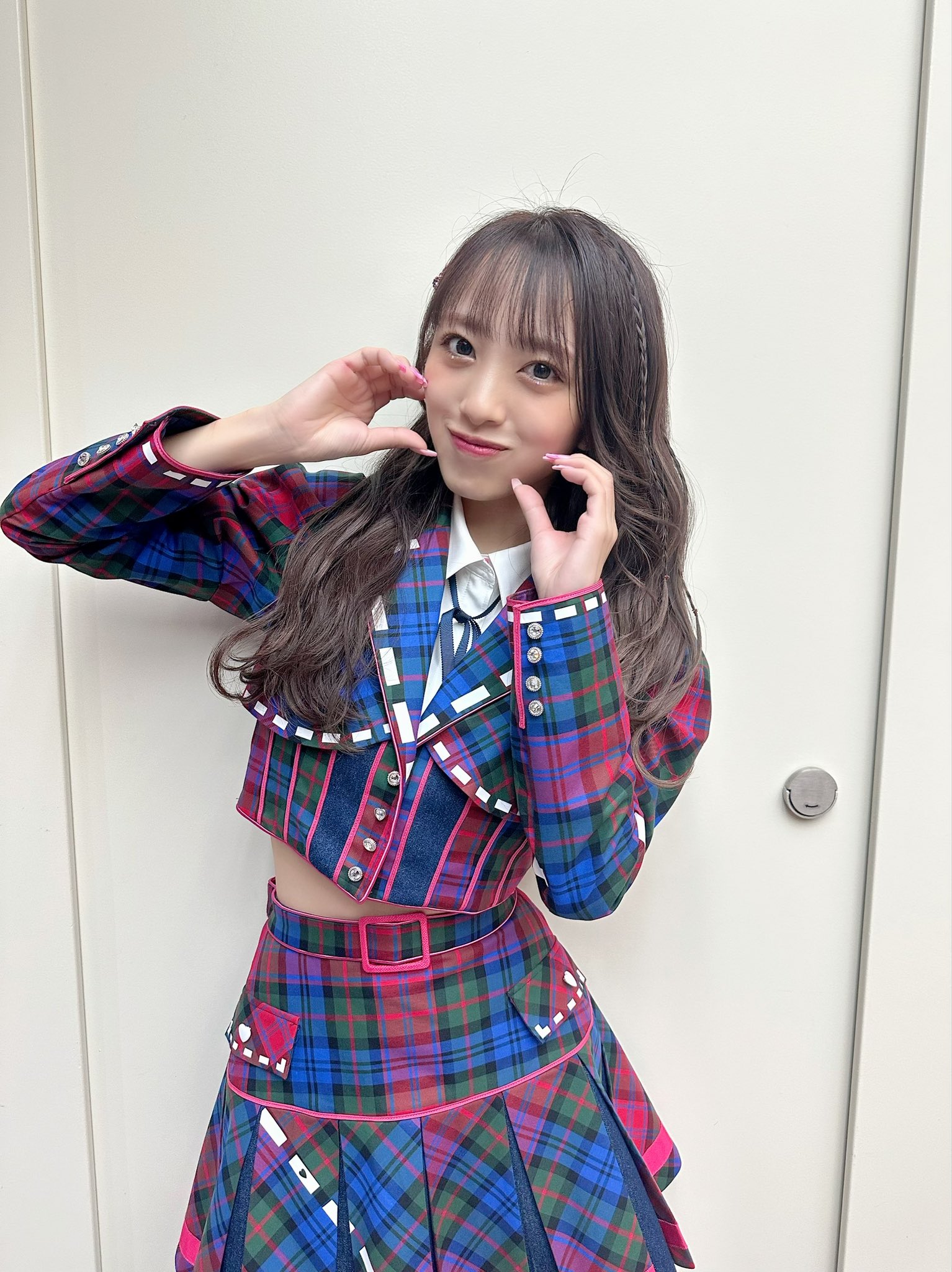 X-এ AKB48向井地美音1st 写真集『胸騒ぎの正体』【公式】7月20