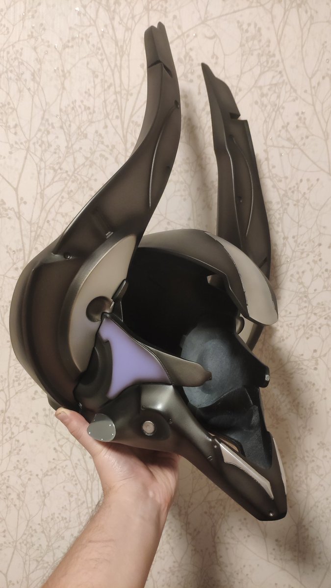 PropsMy's tweet photo. Finished painting the life-size Nezarec's Sin helmet. All that remains is to add the connectors for horns and finish the visor.
.
#Destiny #Destiny2 #d2 #destinyguardians #destiny1 #d1 #bungie #exo #awokenhunter #awokenwarlock #awoken #warlockawoken #warlock https://t.co/sth5P8tiRr