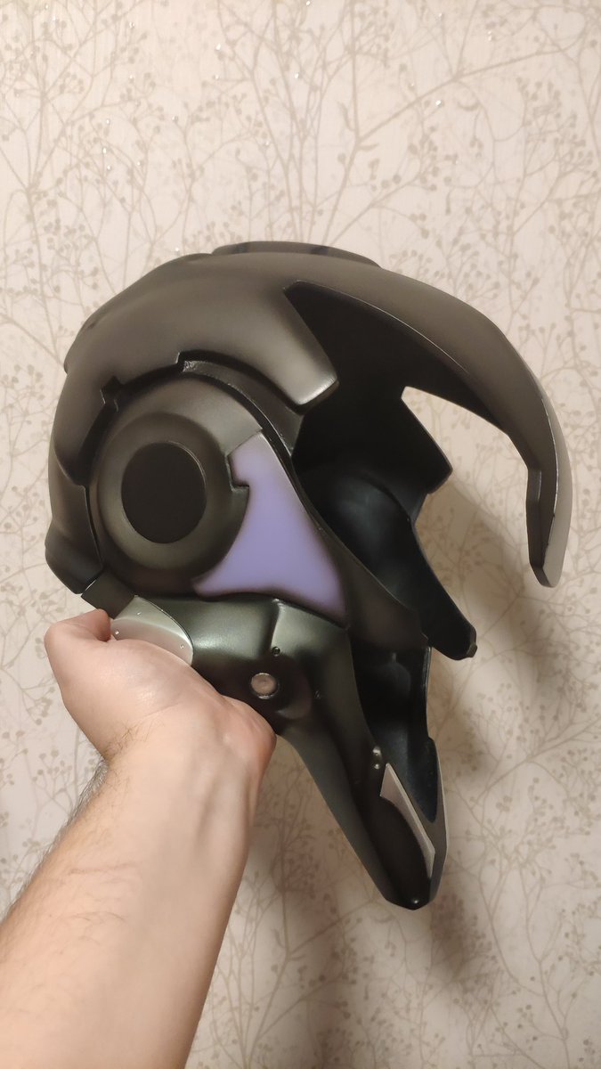 PropsMy's tweet photo. Finished painting the life-size Nezarec's Sin helmet. All that remains is to add the connectors for horns and finish the visor.
.
#Destiny #Destiny2 #d2 #destinyguardians #destiny1 #d1 #bungie #exo #awokenhunter #awokenwarlock #awoken #warlockawoken #warlock https://t.co/sth5P8tiRr