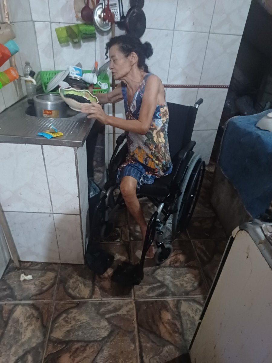 avengerdarkside's tweet photo. Oi gente, passando mais uma vez pra pedir sua contribuição com qualquer valor. Minha mãe é deficiente e estou arcando com tudo dentro de casa. Preciso de 600 R$, por favor me ajudem por favor. Meu pix é 14462237790. https://t.co/I9n66tpC6J