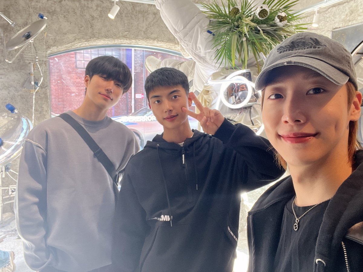 onewefancafe's tweet photo. https://t.co/GZDhl1zVI2