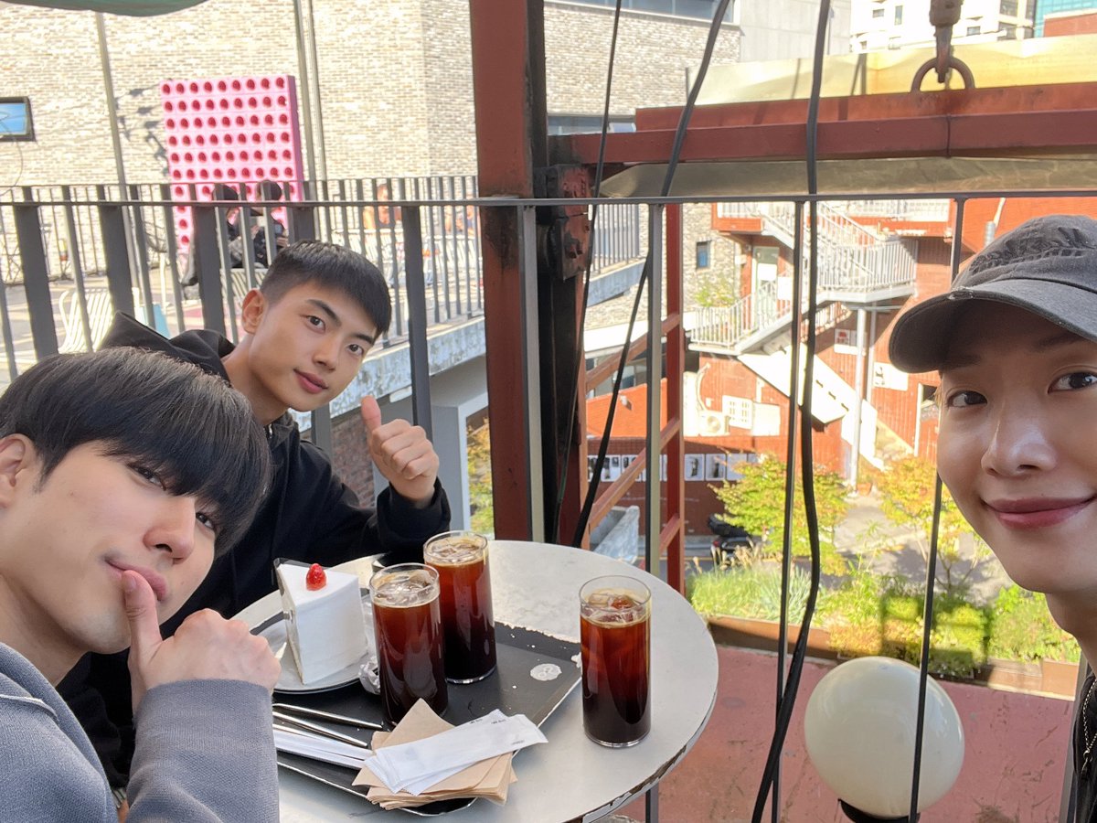 onewefancafe's tweet photo. https://t.co/Ie2kHTCYJy