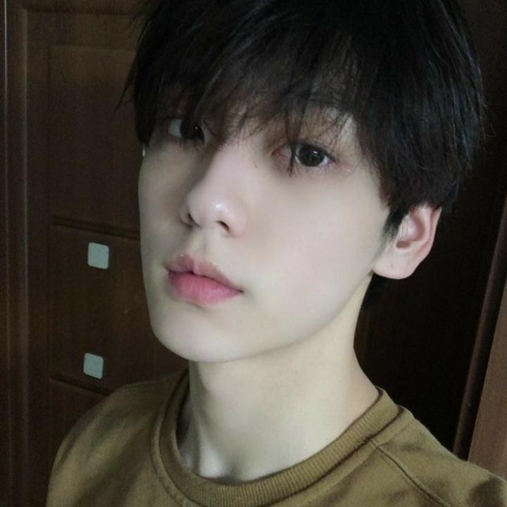 hhh_aga_'s tweet photo. Foto edisi pap dulu sebelum jalan
Ega to Soobin ~~ Soobin to Ega 
#MOASD #MoaSelcaDay #SOOBIN #TOMORROW_X_TOGETHER @TXT_bighit @TXT_members https://t.co/qboMVOeqhV