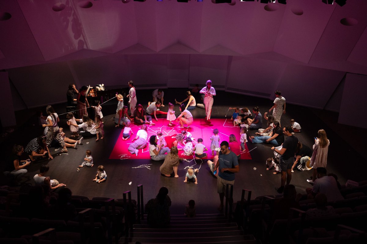 Auditoriotfe's tweet photo. El escenario de la Sala de Cámara se llenó esta mañana de danza, cinta de pintor y bebés.

#FAM23 trae este espectáculo participativo para familias, que tendrá una segunda función esta tarde a las 18:00 h, ¡y con entradas por solo 5 euros! 🎟️: https://t.co/NqzzXoAcK5 https://t.co/95Ny2faxQ5