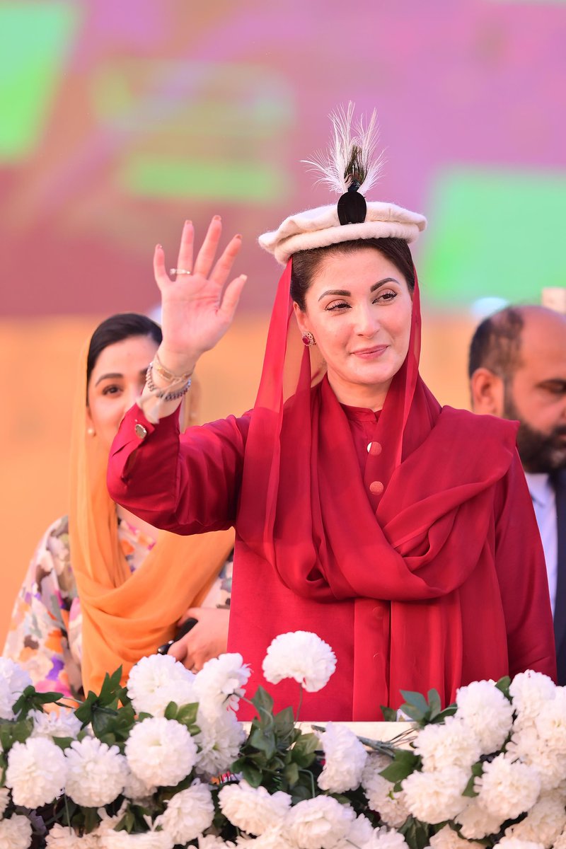 pmlndigitalpk's tweet photo. Maryam Nawaz Sharif's face brimming with happiness and pride. 

 #خوش_آمدید_نوازشریف https://t.co/uUKneSqkiX