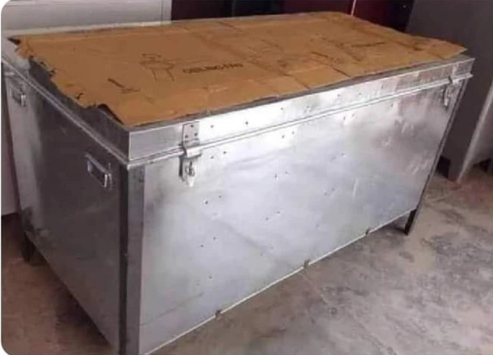 asfand37's tweet image. Time to open this baksa!!!
#winteriscomming