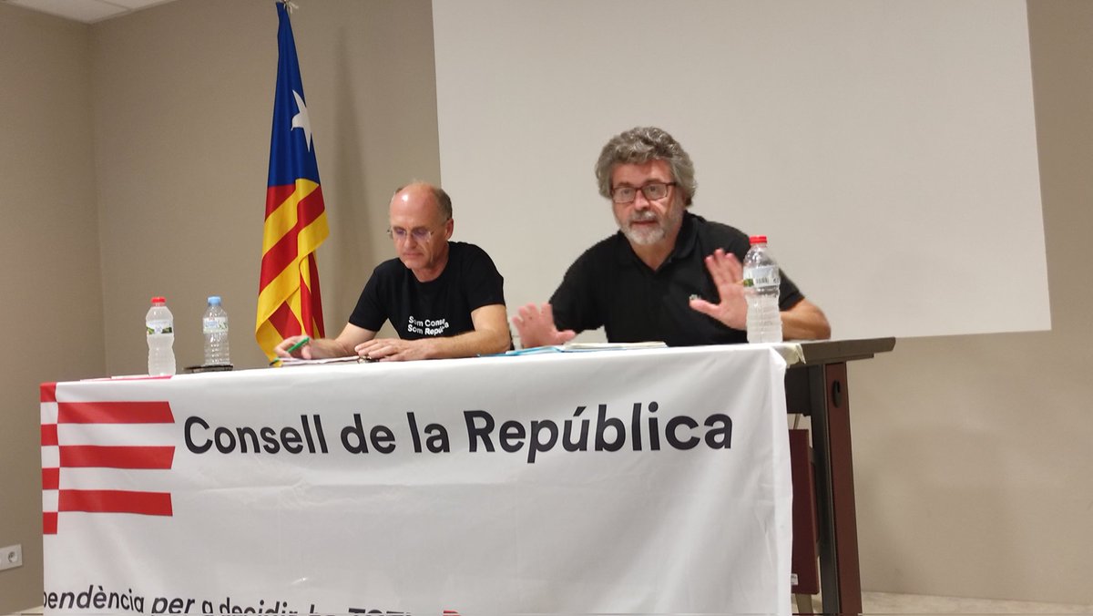 Debat sobre la Consulta de reestructuració del <a href="/ConsellRep/">Consell de la República Catalana</a> a Manresa amb <a href="/CastellaToni/">Antoni Castellà #Lleials1O</a> i <a href="/jordialsinaa/">Jordi Alsina i Aubach</a> a #Manresa