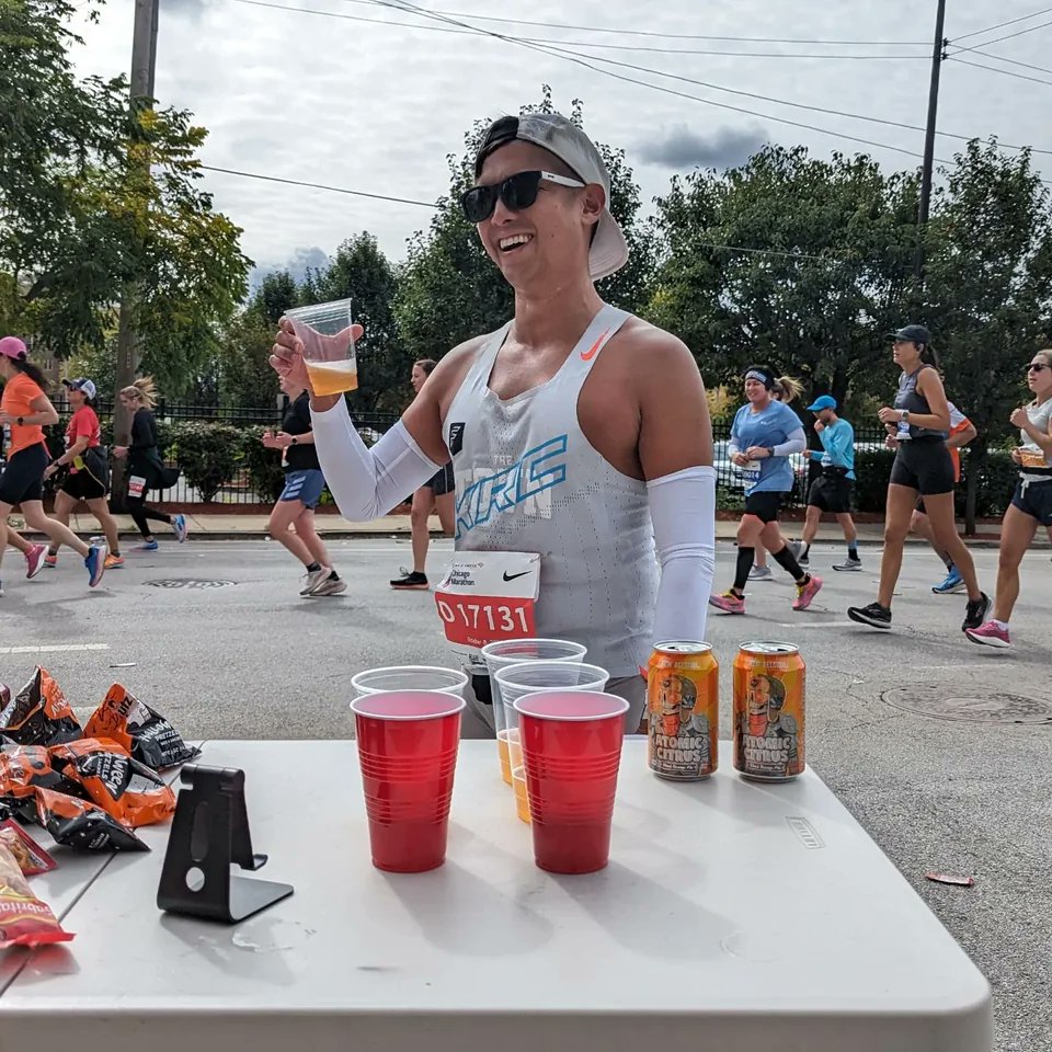 Congratulations to everyone who participated in the #Chicagomarathon yesterday, especially my friends <a href="/BrianSchmidty/">Brian Schmidt</a> <a href="/lifeandlizdom/">Liz Ladewig</a> <a href="/chi_rox_/">Roxy</a> and @Timfro0 (who ran out of water and started handing out marathon beers 4 miles from the <a href="/ChiMarathon/">Chicago Marathon</a> finish line) #hero <3 <a href="/laurenoneil/">Lauren O'Neil</a>