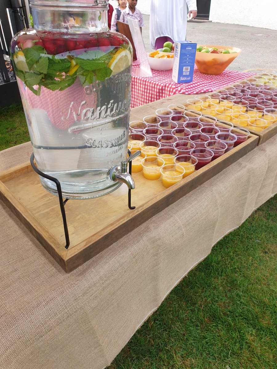 A refreshing way to start the day at Cumnor Girls Prep. The pop up Smoothie Bar was a big hit with the girls this morning! 🍍🍌🍎🥑🍓🍋
@Thomas_Franks_  <a href="/Headshipjourney/">Amanda McShane</a> 
<a href="/rudimagalhaes/">Rudi Magalhaes</a> 
<a href="/WeAreCumnor/">Cumnor House School</a>