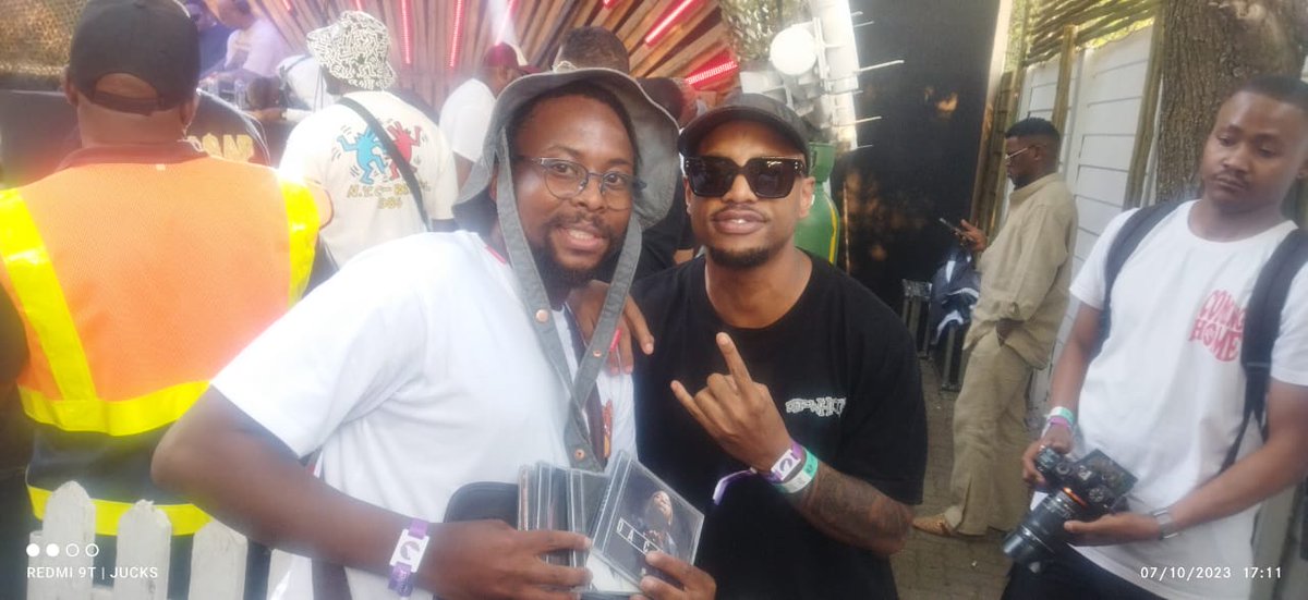 JarzmanTema's tweet photo. Finally got them signed king @DacapoSA thank you https://t.co/IhUccvIBzg