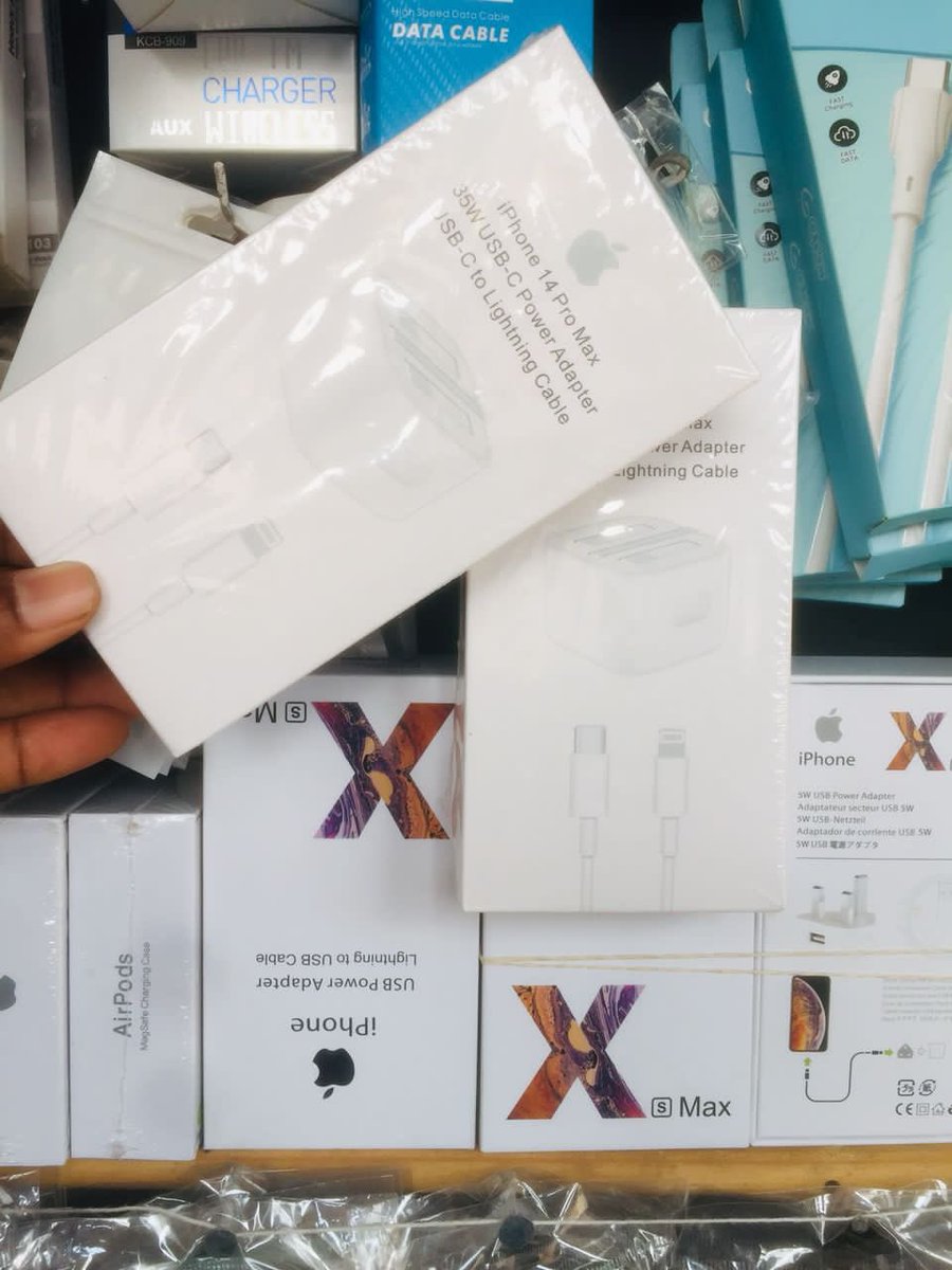 JustinLarkinSc1's tweet photo. 🚨All types of iPhone chargers available,
 type c to iPhone chargers k200
Normal iphone chargers k120
We are located along Nationalist road UTH, strictly direct call +260777790170 and WhatsApp +8619155048376
Try us and never regret 
YOUR FAVORITE ELECTRONICS GADGETS SUPPLIER. https://t.co/u7ibj0gElb