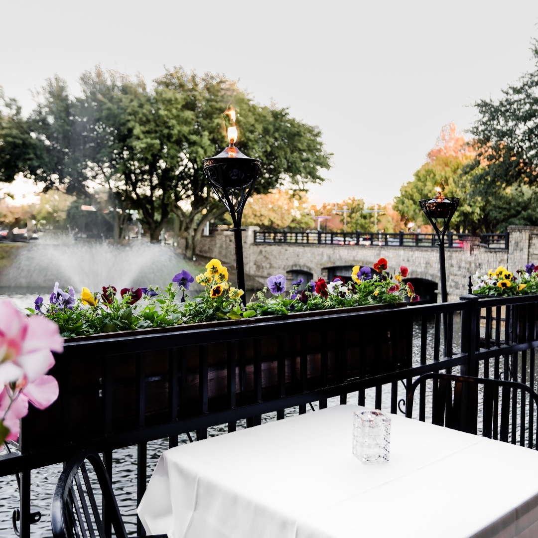 MignonPlano's tweet image. Voted Best "Patio Dining in DFW"
The heat is gone; you can enjoy dining in the fresh air at Mignon.
Boasting prime and aged steak or fresh seafood.

Check it out
972-943-3372 or mignonplano.com

#steakhouse #outsidedining #dfwfoodie #txnfoodie #bigdeats