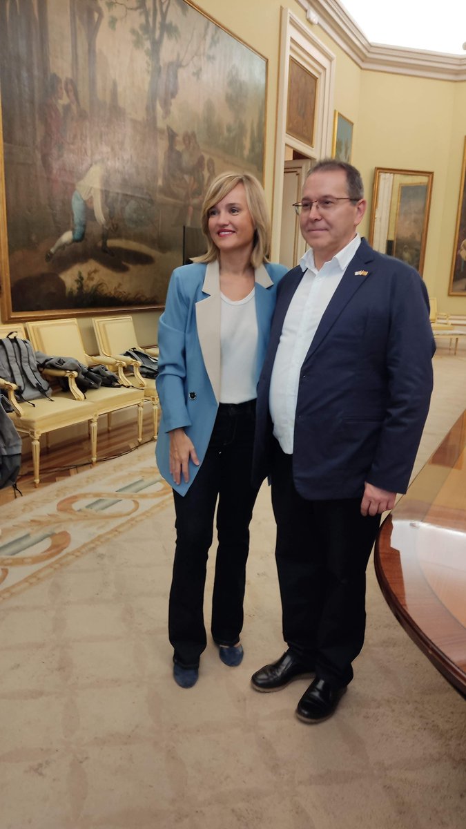 Recepción de la Ministra de Educación <a href="/Pilar_Alegria/">Pilar Alegría</a>
x.com/Pilar_Alegria/…
en el Ministerio de Educación y FP <a href="/educaciongob/">Ministerio de Educación, FP y Deportes</a> 
x.com/educaciongob/s…

x.com/educaciongob/s…

Gracias 🤗