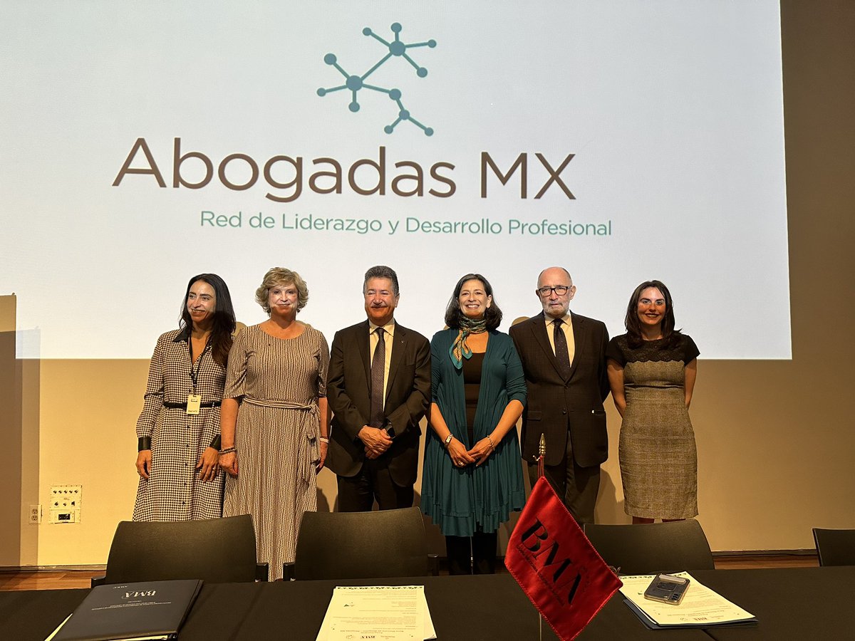 El día de hoy, la <a href="/BMA_Abogados/">Barra Mexicana, Colegio de Abogados A.C.</a> y <a href="/AbogadasMx/">Abogadas MX</a> han unido fuerzas en un histórico convenio de colaboración. Juntos, y comprometidos en sensibilizar y trabajar en conjunto para lograr una igualdad y equidad que abarque mucho más que solo la profesión legal.

#BMA #AbogadasMX
