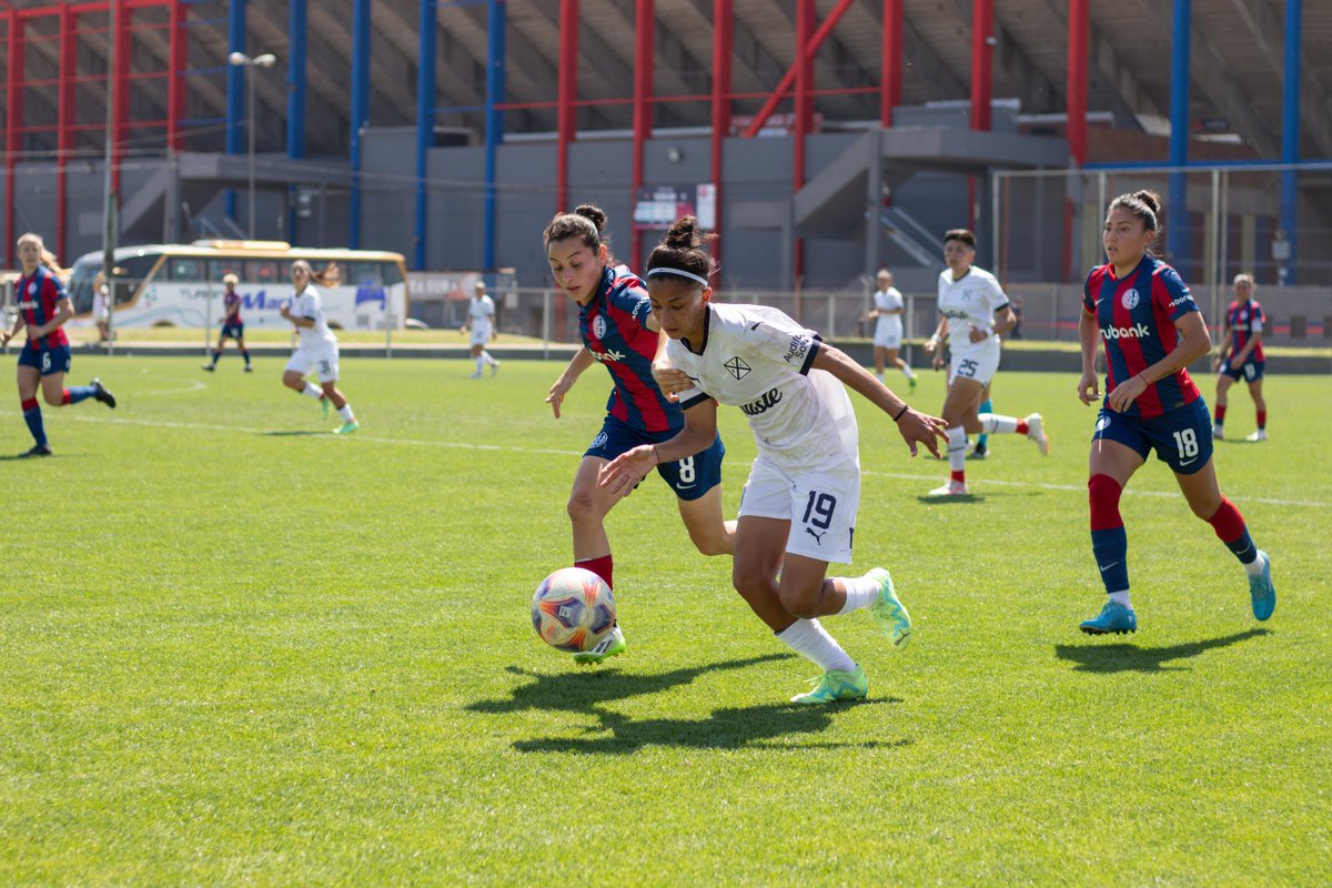 🔚 Final del partido para las Diablas

San Lorenzo 2 – 2 #Independiente

⚽ S. Básquez y B. Varela

#TodoRojo 🔴