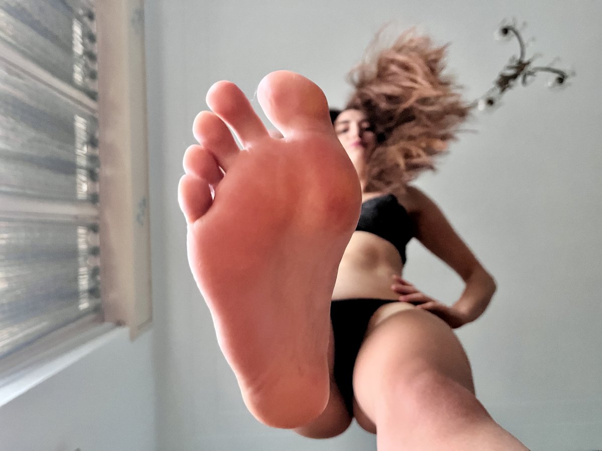 I can feel your little heart pounding..
#SizeTwitter