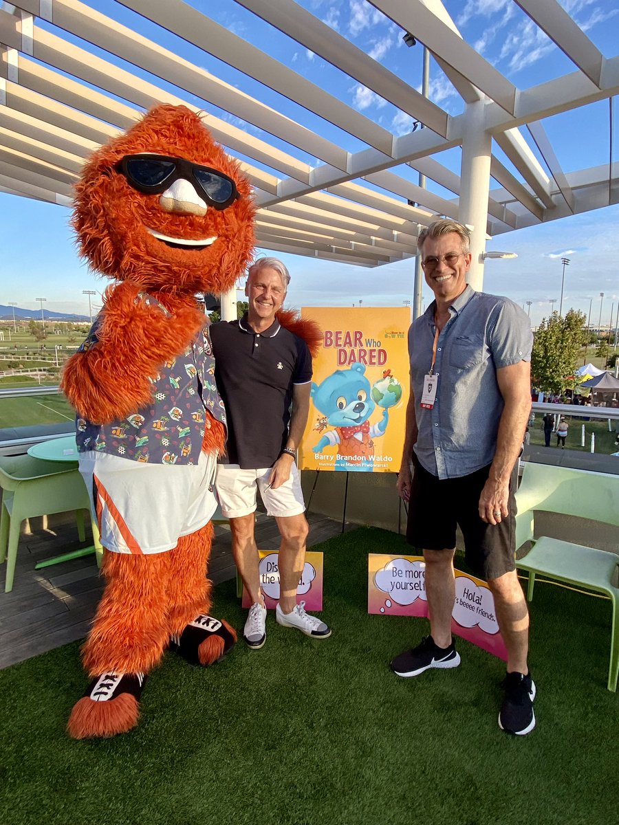 BarryWaldo's tweet photo. What a fun night ✍️ Thank you @orangecountysc and @SoCalEdition and congrats for the big “W” against SA! 
#TheBEARWhoDARED @BearinaBowTie1 #kidlit #raisingreaders #newbook #childrensbooks #BookRecommendations #parenting https://t.co/mHnshnoYtE
