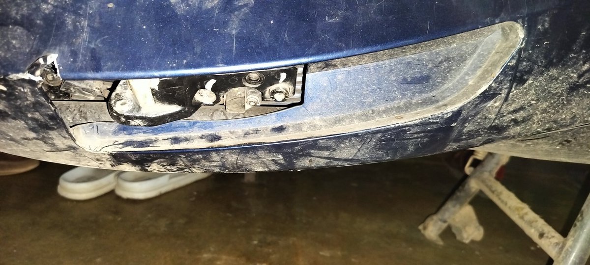 Raja_4004's tweet photo. @OlaElectric @bhash @ola_supports
Please OLA solve my problem immediately. My side stand is broken and the scooter doesn't start. When I complained about the stand in OLA app the app shows slots are not available.
So please solve my issue early. https://t.co/zk4nUsKjtG
