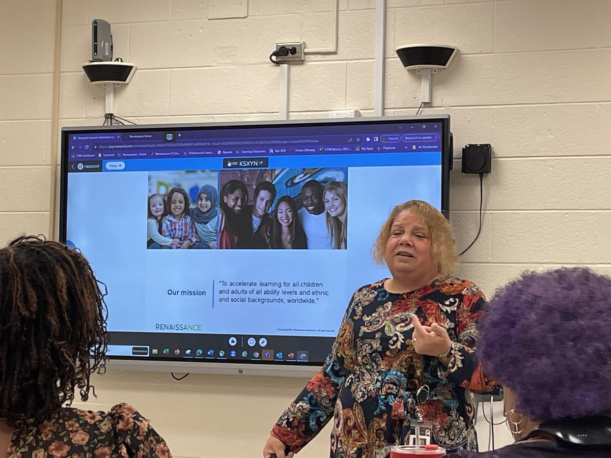 Thank you @APSMediaServ for our excellent PD on @BookCreatorApp 📚💻 with @apsitjen! So excited to dive deeper into the platform.  Also, it was nice to learn new tools through @RenLearnUS! #personalizelearning @apsupdate @DrTSpencer @JenWinSaunders