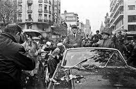 AGaullisme's tweet image. Le Président Charles De Gaulle, le héros des peuples en #Uruguay en 1964.